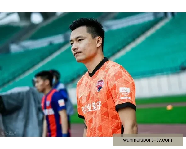 我们签订了整个赛季的合同并共同迎接挑战全力以赴实现目标